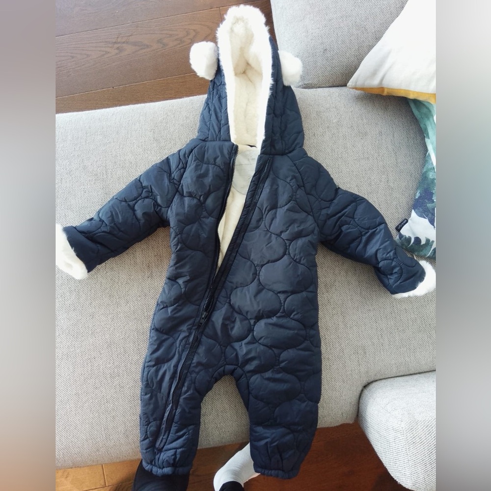 mori snowsuit; barely used. Size 3-6 months